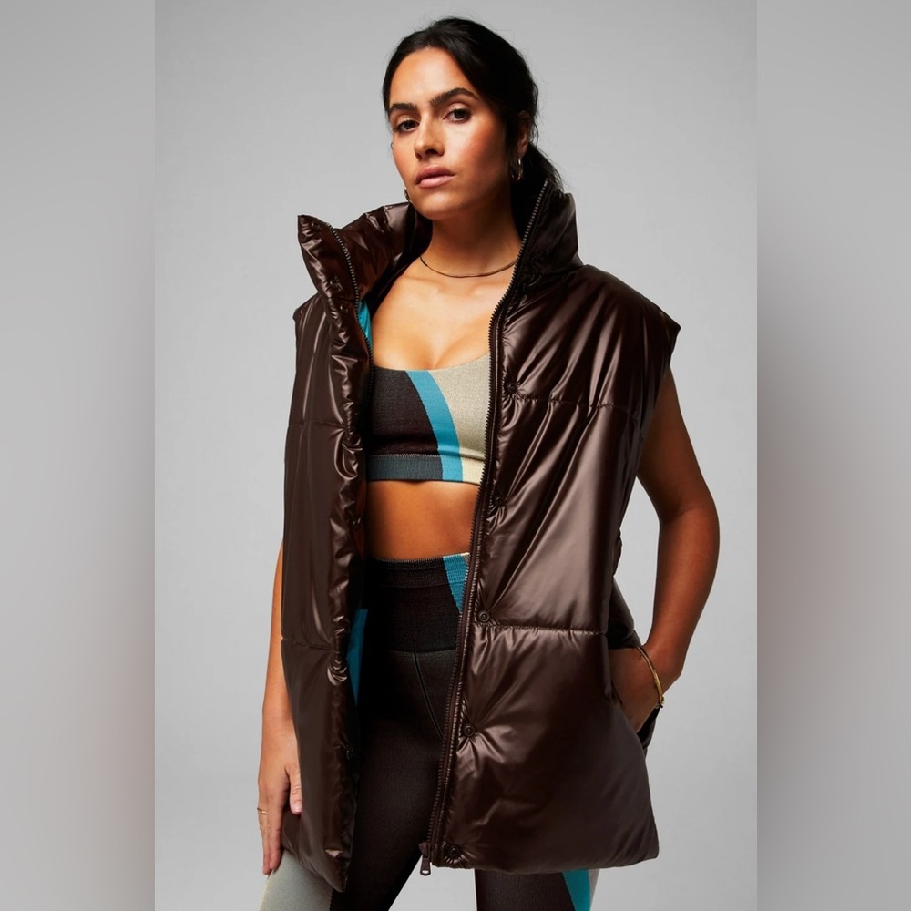 Fabletics Sz S Cacao and Aqua Beach Puffer Vest